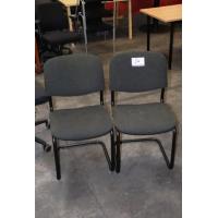2 stoelen in stof bekleed